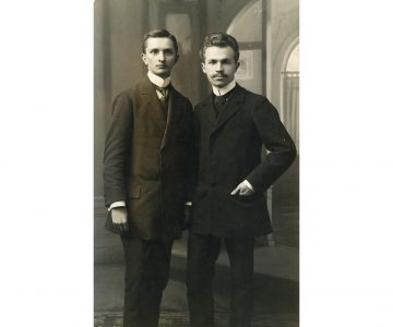 Vojtěch Martínek (vpravo) v roce 1909