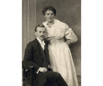 Vojtěch Martínek se ženou v den doktorských promocí 26. července 1916, foto Josef Faix, Praha